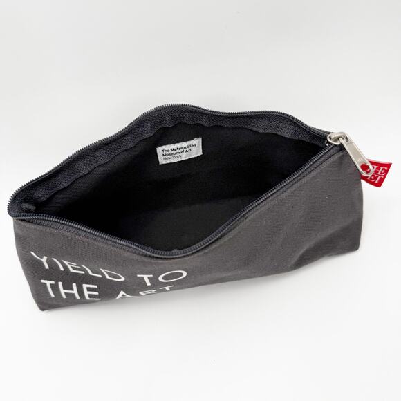 THE MET The Metropolitan Museum of Art ‘Yield to the Art’ Canvas Zipper Pouch - Picture 2 of 12